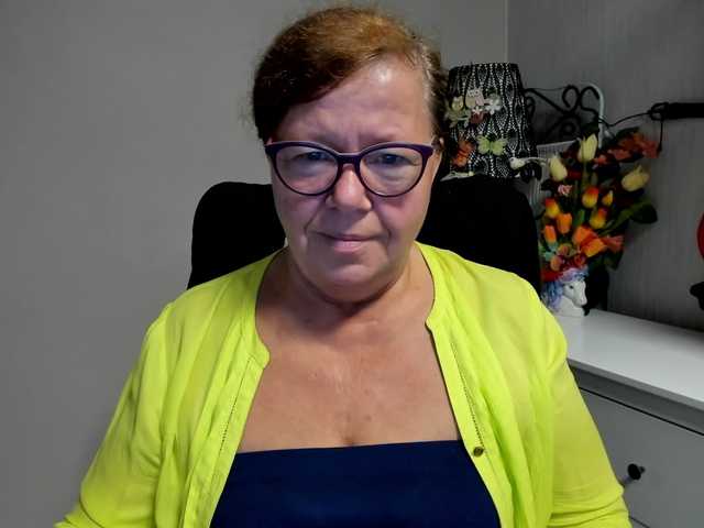 flirty-adele online show from August 11, 2:57 am