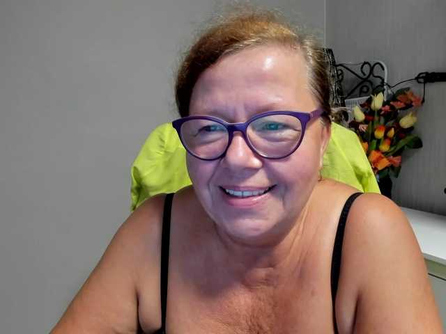 flirty-adele online show from August 11, 9:00 am