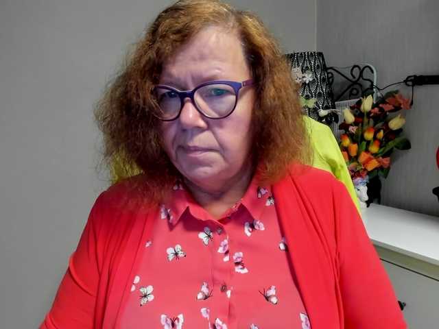 flirty-adele online show from August 12, 3:31 am