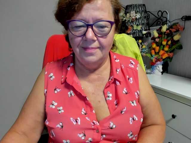 flirty-adele online show from August 12, 4:37 am