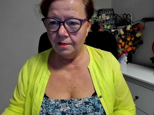 flirty-adele online show from August 14, 2:37 am