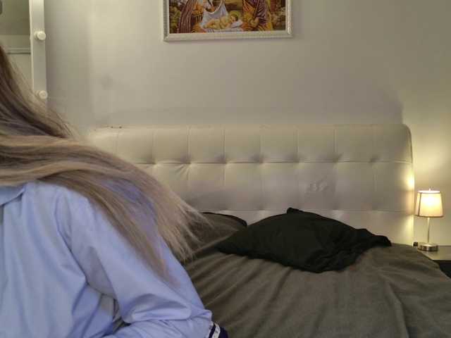 Elise online show from July 23, 3:20 am