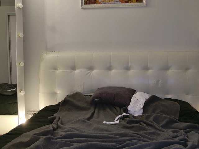 Elise online show from August 3, 1:01 am