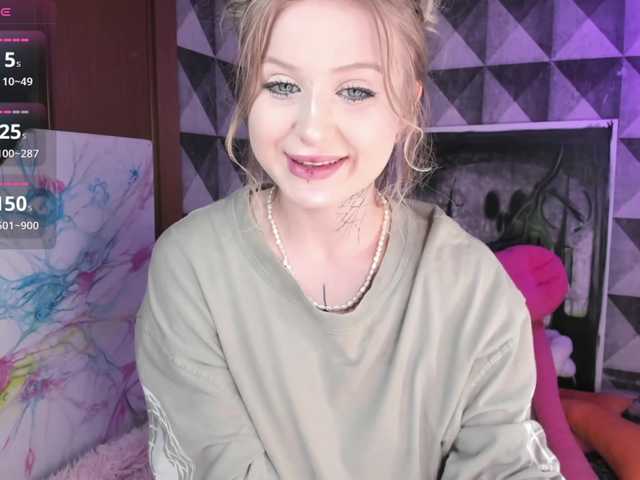 goth-bimbo online show from April 16, 5:31 pm