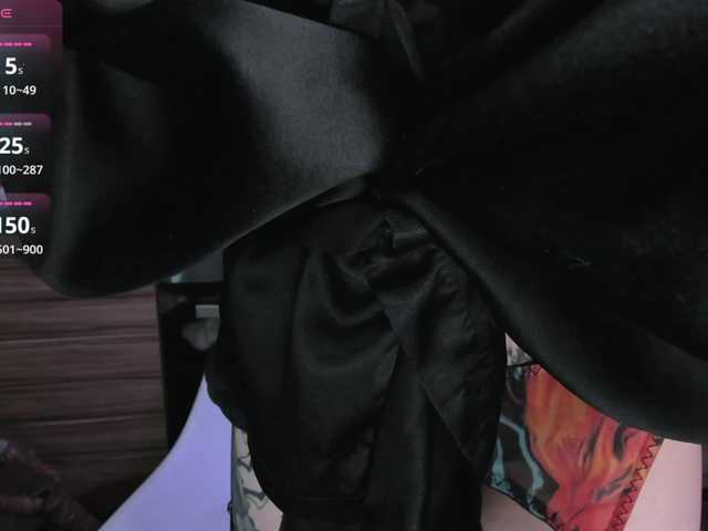 goth-bimbo online show from April 19, 5:45 pm