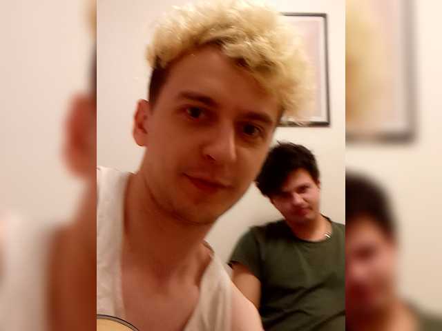 gray-couple online show from March 2, 4:03 pm