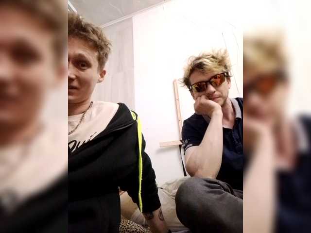 gray-couple online show from May 3, 11:10 pm
