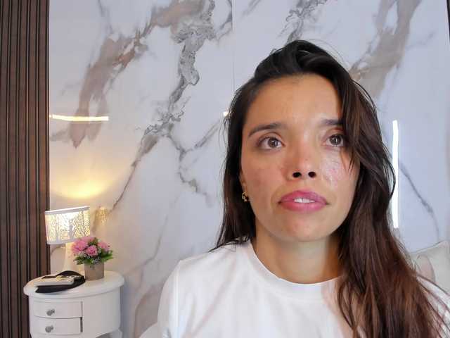 hannahill69 online show from August 15, 1:42 am