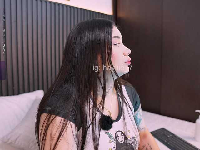 haylie-1 online show from July 23, 5:43 am