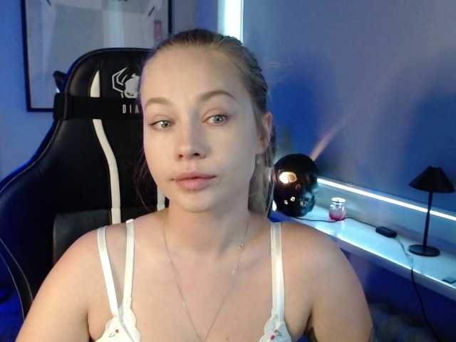 hollyBB online show from July 28, 5:41 pm