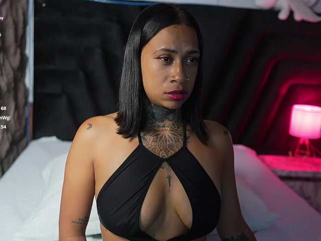 hollyvega online show from August 31, 8:31 pm