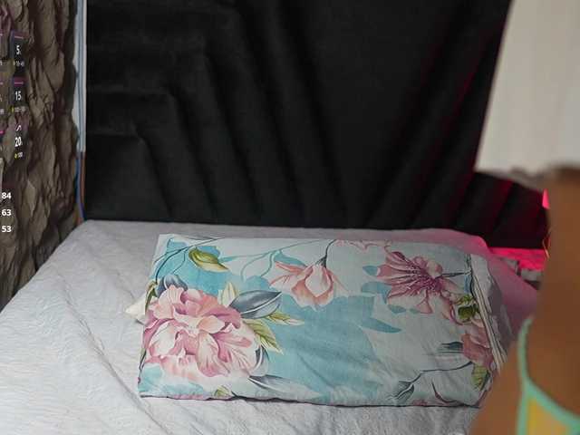 hollyvega online show from September 1, 7:26 pm