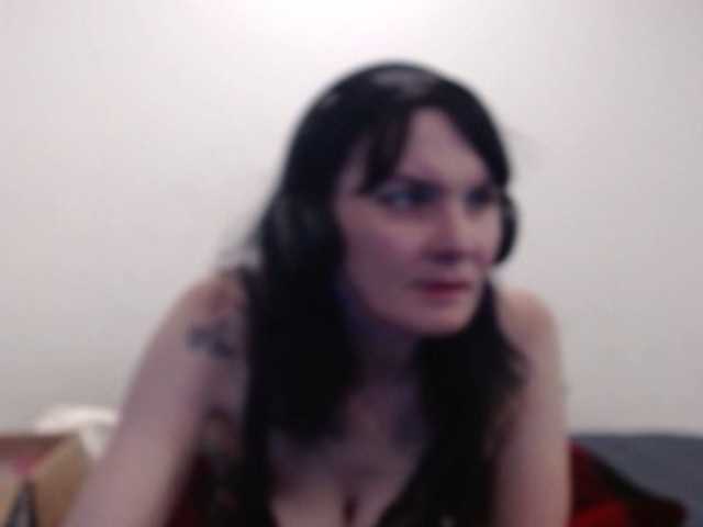 hotmodel1984 online show from August 8, 6:35 am