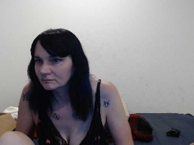 hotmodel1984 online show from August 8, 8:47 am