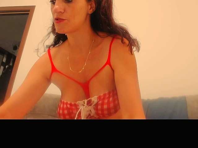 hotyyalisson online show from August 12, 5:32 am