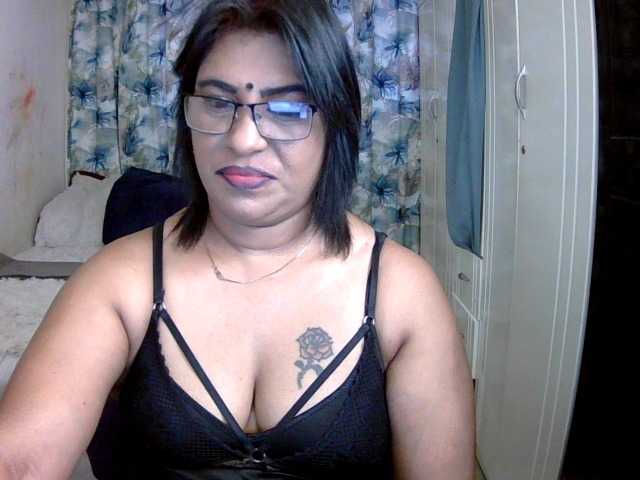 indiandelight001 online show from August 5, 11:19 am