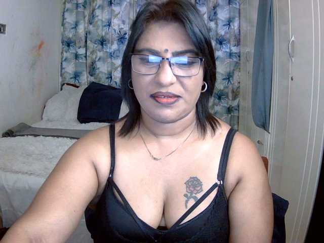 indiandelight001 online show from August 5, 12:25 pm