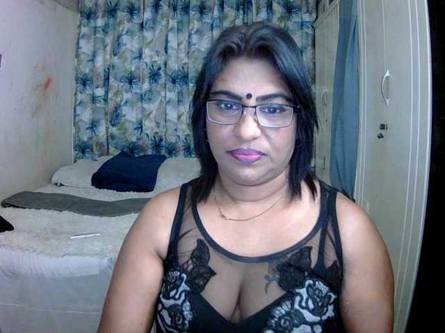 indiandelight001 online show from August 5, 7:56 pm