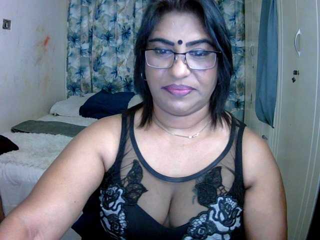 indiandelight001 online show from August 5, 10:08 pm