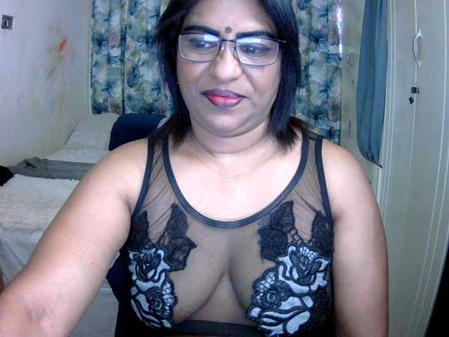 indiandelight001 online show from August 6, 4:55 am