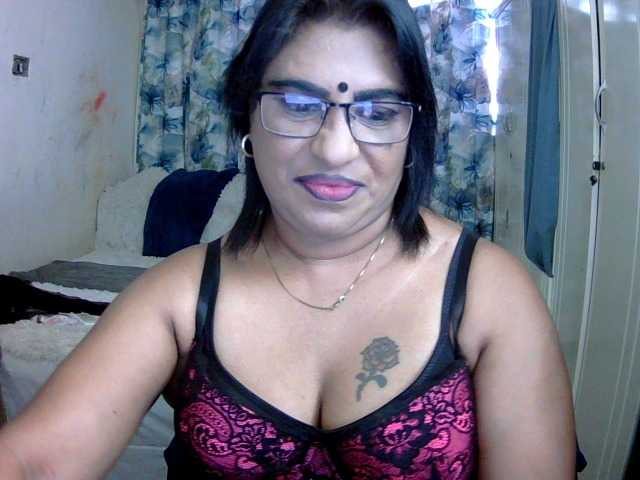 indiandelight001 online show from August 6, 10:58 am