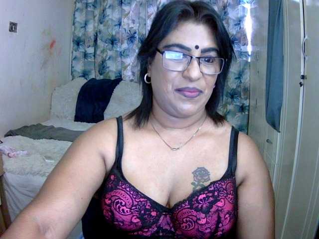 indiandelight001 online show from August 6, 12:04 pm