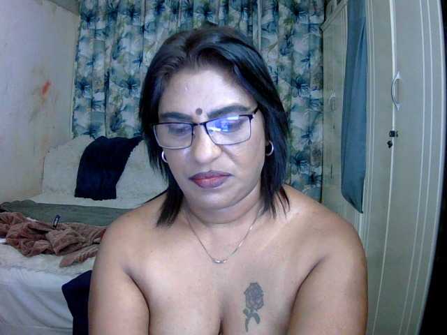indiandelight001 online show from August 6, 6:40 pm