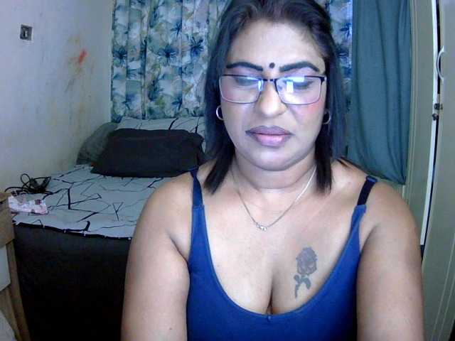 indiandelight001 online show from August 7, 1:55 pm
