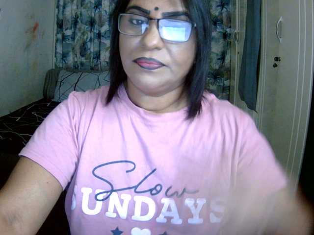 indiandelight001 online show from August 10, 1:23 pm