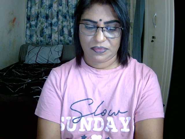 indiandelight001 online show from August 10, 2:29 pm