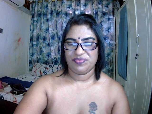 indiandelight001 online show from August 12, 7:54 am