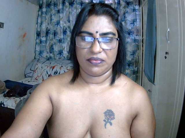 indiandelight001 online show from August 12, 11:56 am