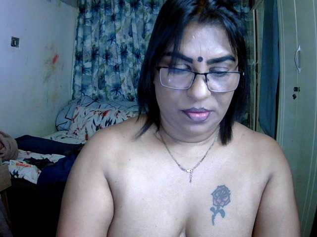 indiandelight001 online show from August 12, 6:32 pm