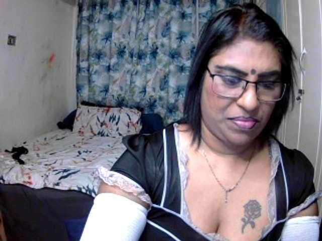 indiandelight001 online show from August 13, 6:11 pm