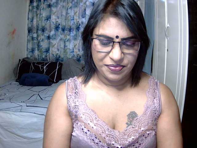 indiandelight001 online show from August 14, 12:31 pm