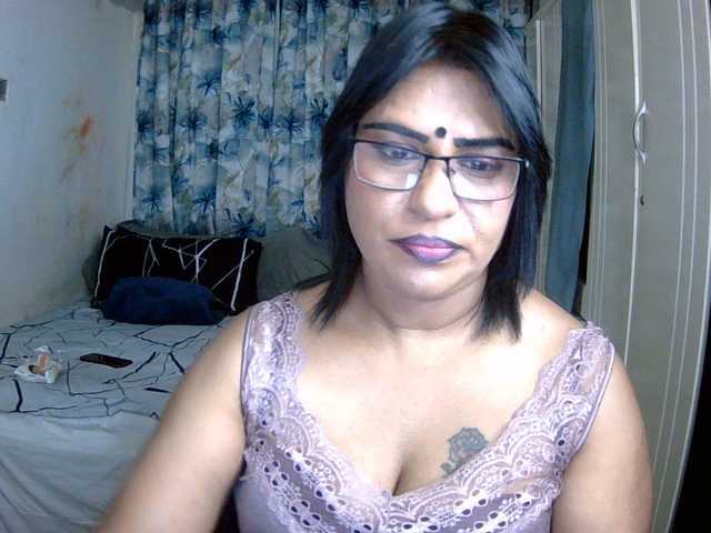 indiandelight001 online show from August 14, 4:10 pm