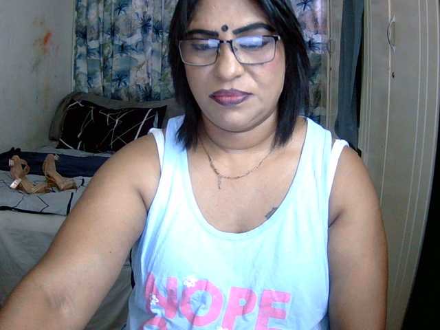 indiandelight001 online show from August 15, 9:46 am