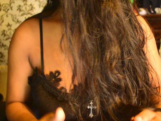 indianpriya online show from August 9, 5:52 am