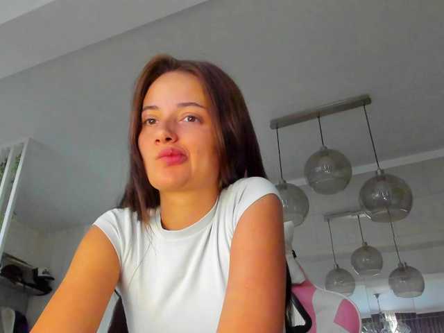 ireneVON online show from August 15, 10:19 am