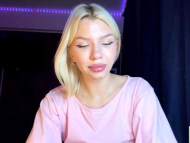 isabelluck1 online show from August 14, 7:34 am