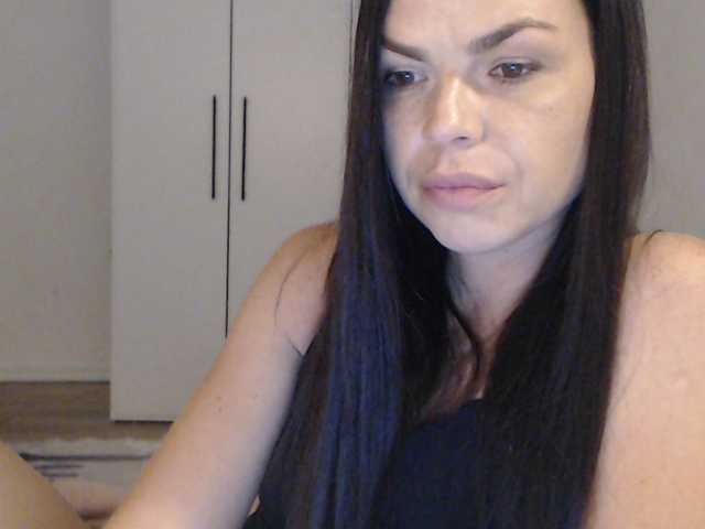 Bestie S online show from August 2, 2:46 pm