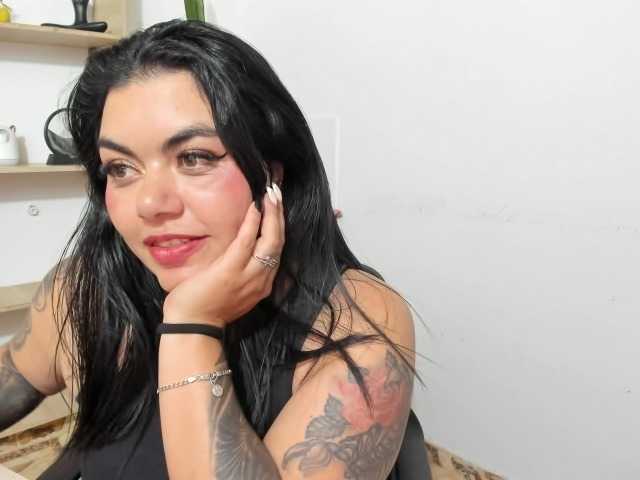 karlagreen online show from August 14, 10:08 am