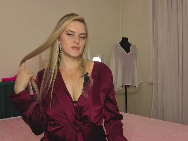 kategoddess online show from August 12, 7:16 pm