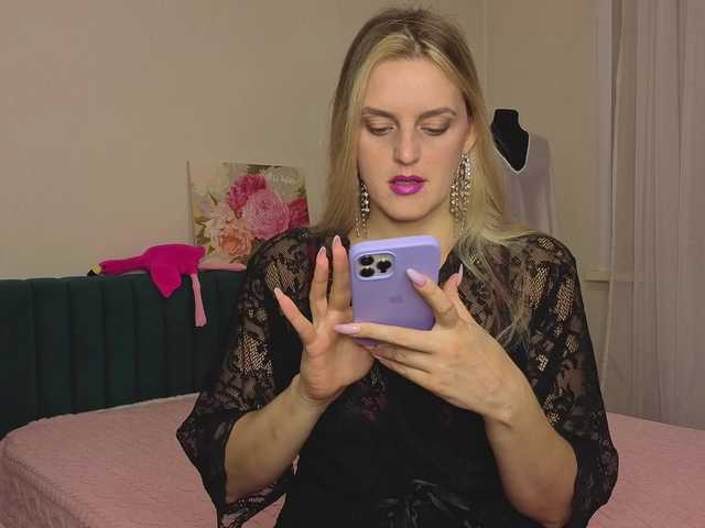 kategoddess online show from August 17, 5:40 pm