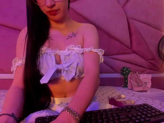 kattyqueenn online show from July 24, 2:42 pm