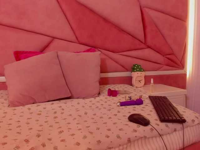 kattyqueenn online show from August 11, 2:52 pm