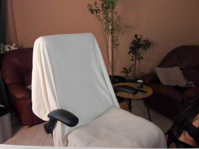 kaylalaine1 online show from August 7, 5:51 am