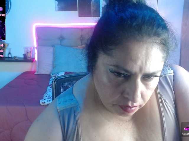 keyla01 online show from August 11, 10:45 pm