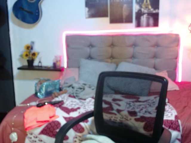 keyla01 online show from August 12, 11:18 pm