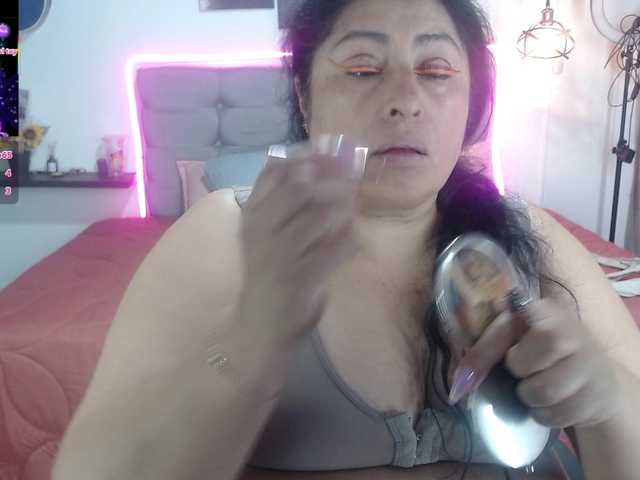 keyla01 online show from August 14, 7:28 pm